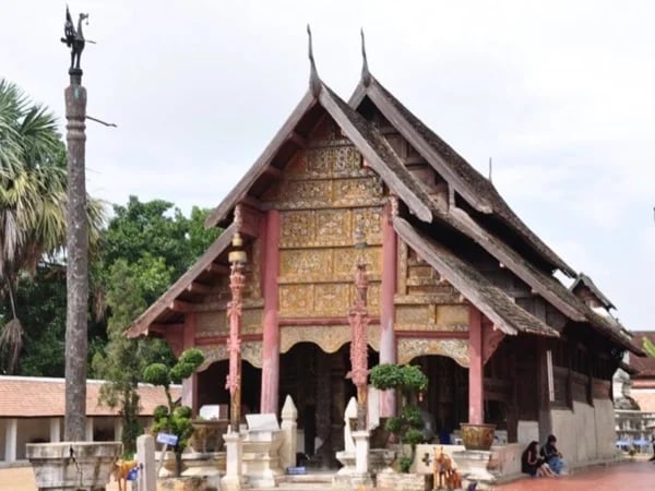 Chiangmai City by foot and local transport - full day tour
