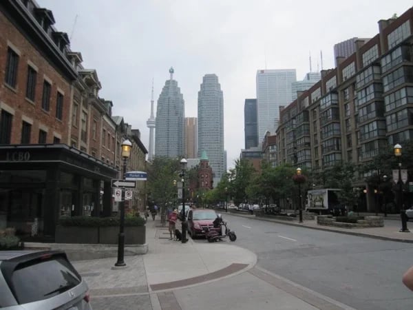 Toronto Layover Walking Tour and Roundtrip by UP Express