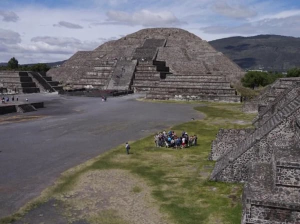 Teotihuacan and Tula: two day tour along ancient pyramids and 1000 years of history