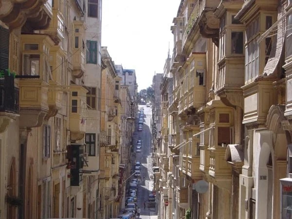 Pure Valletta Private Walking Tour - Palaces. the Co-Cathedral, the Grand Masters' Palace and splendid vistas to delight you.