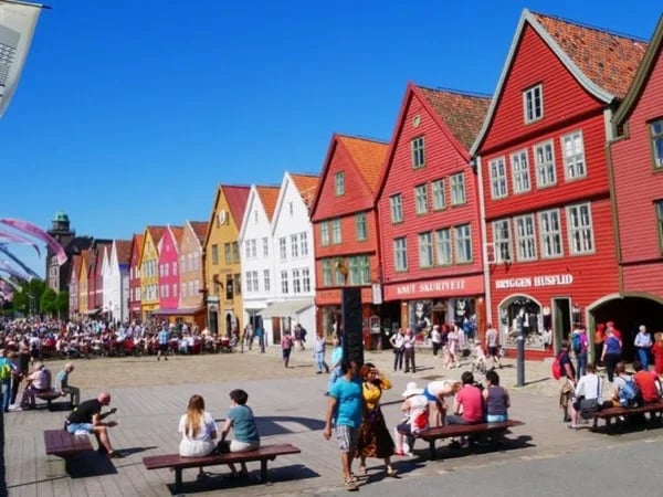 Bergen Discovery by Car - Half Day Tour