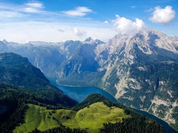 The Eagle's Nest, the Salt Mine and Berchtesgaden, 8-hour private tour from Salzburg