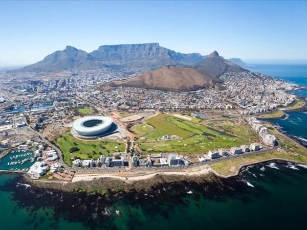 Cape Town City Tour- Table Mountain, city and Township OR Kirstenbosch (optional)
