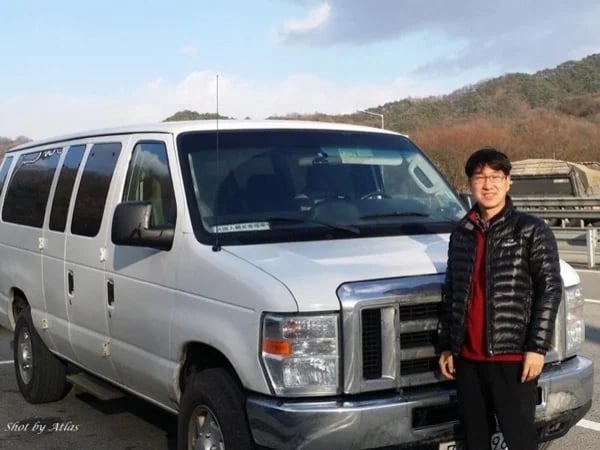 Seoul Briefing Tour: Airport - Cheonggyeocheon Stream or Small Port - Hotel