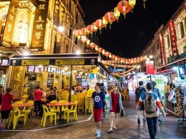 Singapore twilight, when best of Lion City comes to life