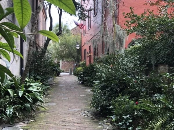 Alleys of Charleston Walking Tour