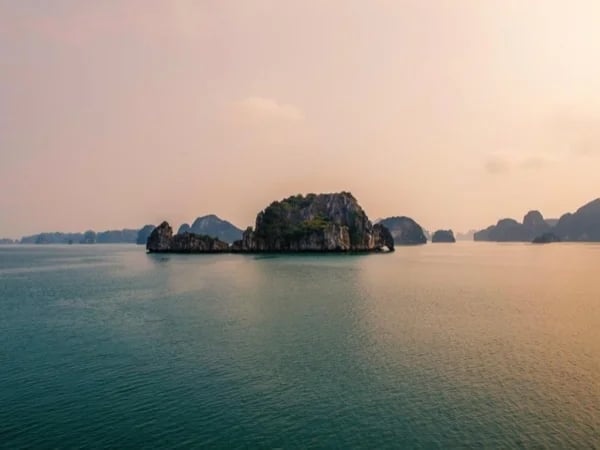 Shore Excursion: Halong Bay Full-Day tour - Discover the World's Heritage inside Vietnam