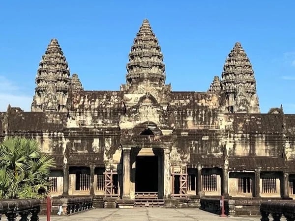 Phnom Penh - Siem Reap Angkor VIP 5 Day Private Tour