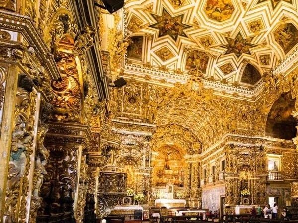 Welcome to Salvador: Walking tour in Pelourinho World Heritage Site