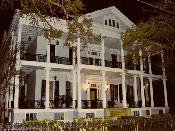 Half Day New Orleans Garden District and Lafayette Cemetery Tour