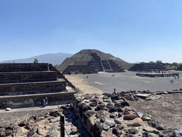 Teotihuacan amazing full tour (3.5 hours inside the Archaeological site visiting 3 pyramids)