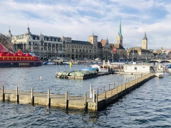 Discover Zurich Past and Present on a City Tour with Local Guide