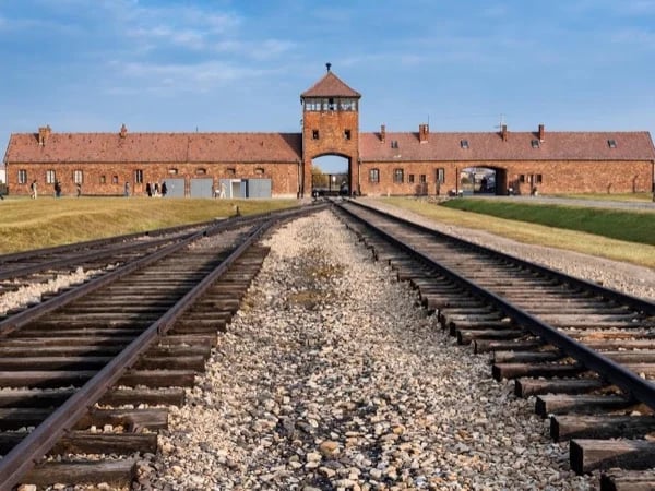 Auschwitz Birkenau Tour from Krakow with Private Tour Option on Request