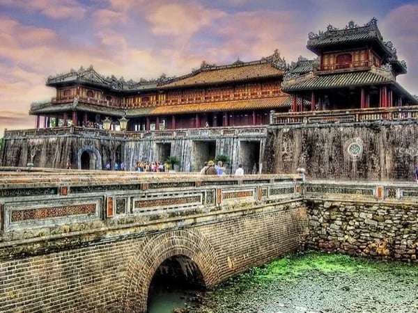 Shore excursion: A day explore the Imperial Hue city and visit the Royal tombs of Nguyen Dynasty
