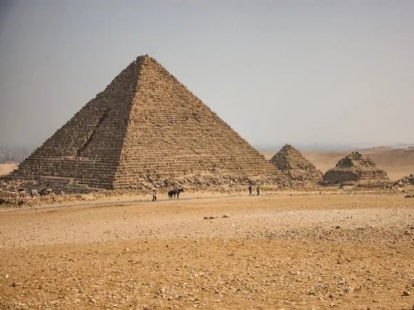 Giza Pyramids, Sphinx & Sakkara Pyramid Tour