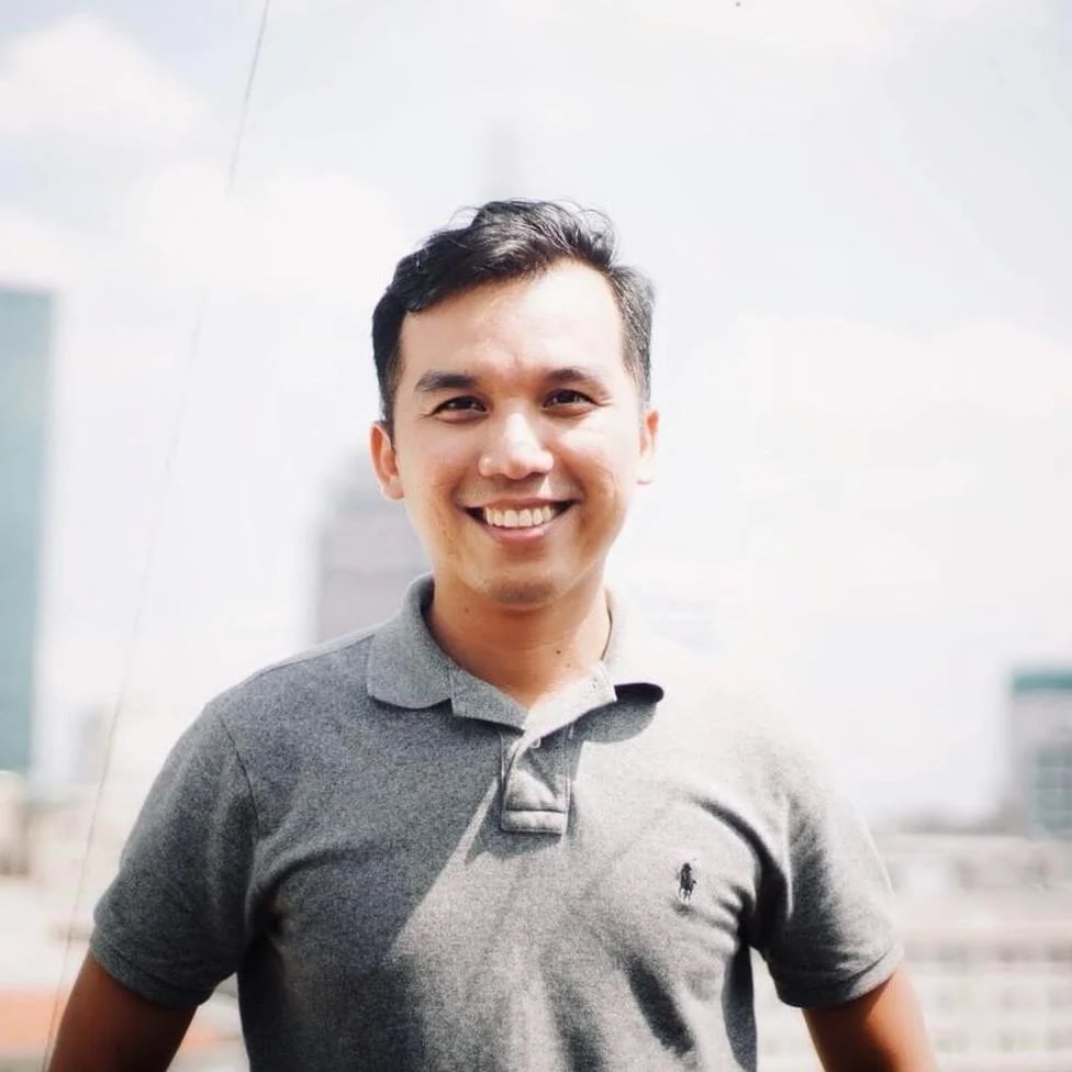Xuan L.