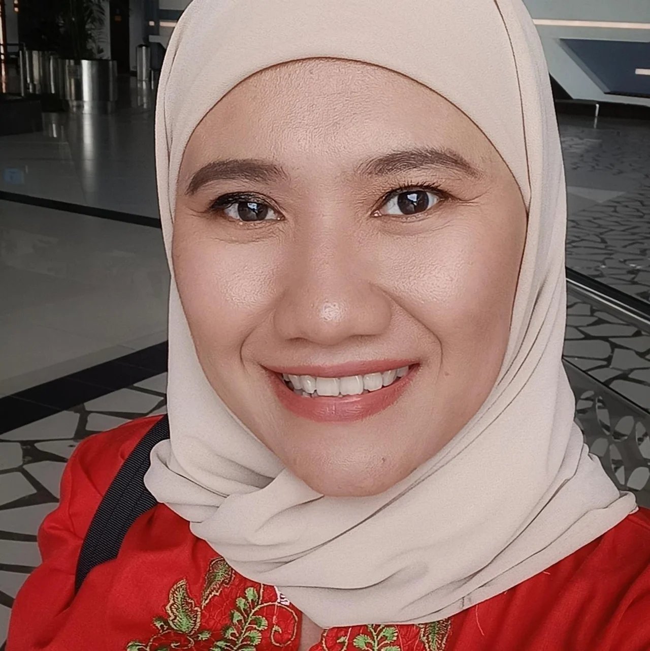 Alis R.