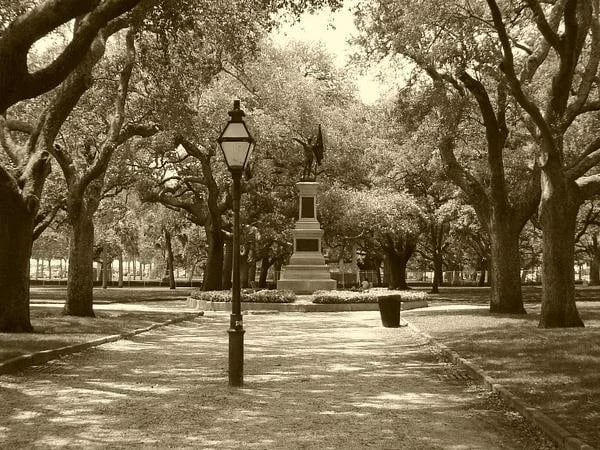 Beauty & Tragedy: Charleston's History - Private Walking Tour