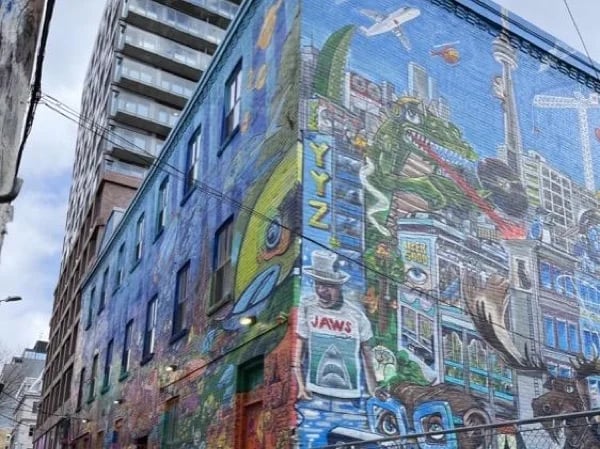 Toronto: Public Art, Graffiti, Architecture & more - Private Walking Tour