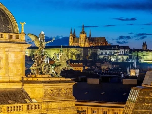 Grand city tour of Prague