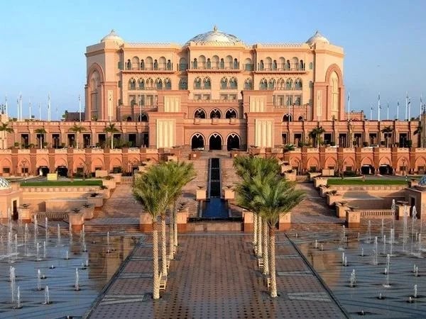 Abu Dhabi Unveiled - Full Day Private Tour