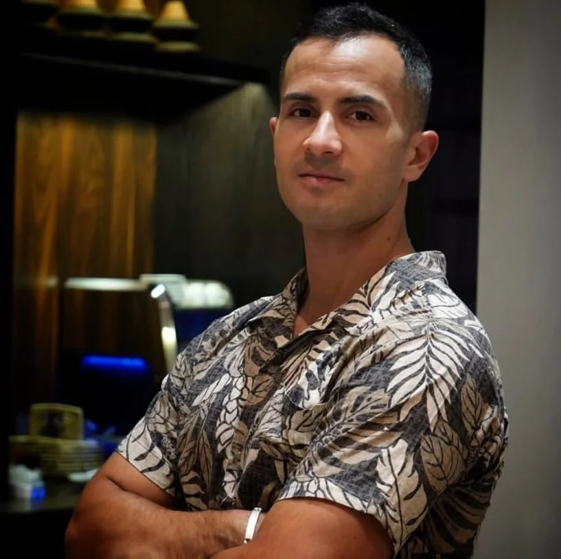 Roberto  L.